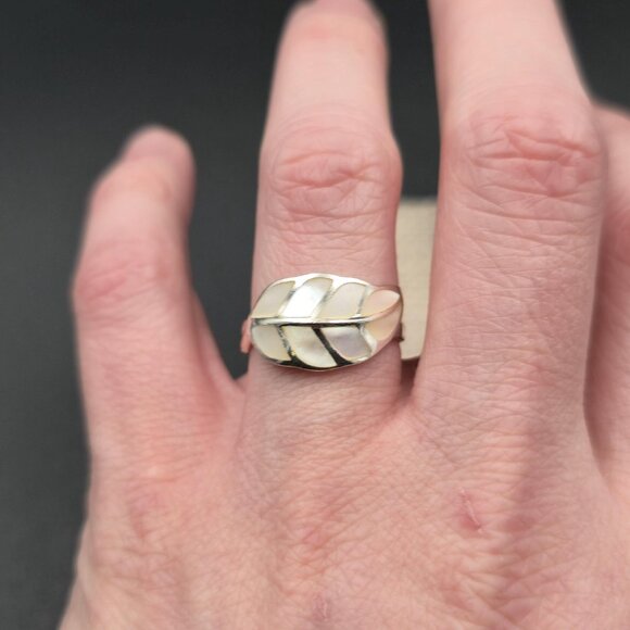 Size 8 Sterling Silver White Shell Inlay Leaf Nature Ring A6510 - Picture 3 of 8